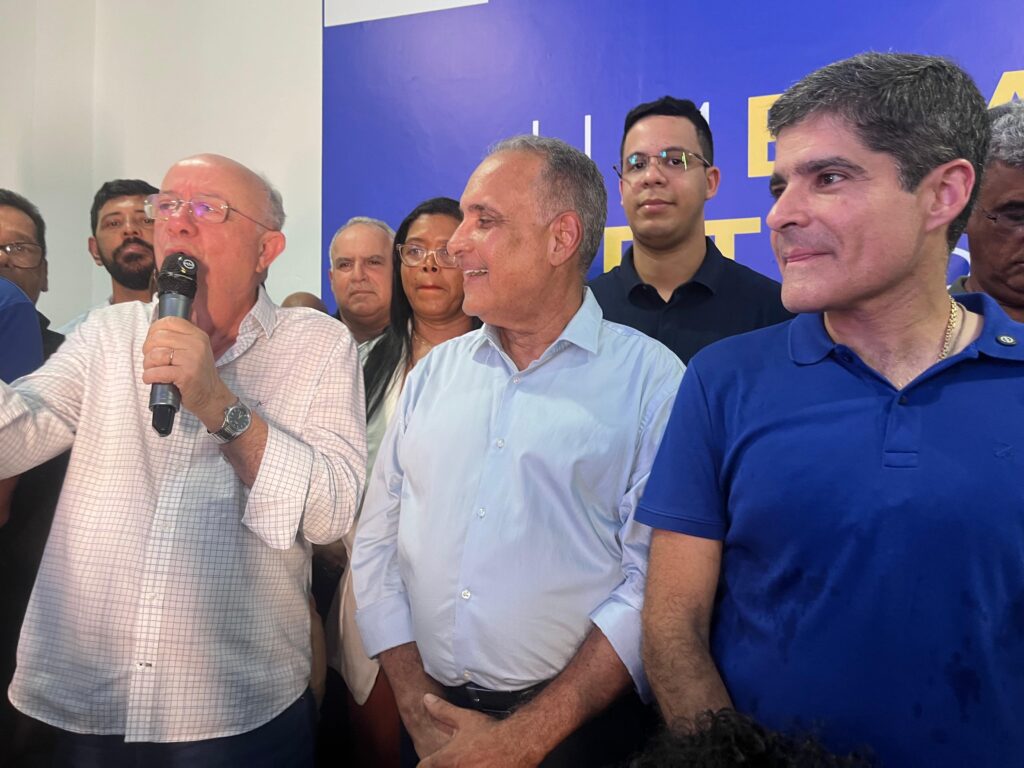 Zé Ronaldo “esquece” de ACM Neto durante inauguração da sede do União Brasil em Feira de Santana